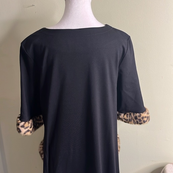 Sara Campbell black short sleeve fur trim cheetah front pockets swing dress - Picture 14 of 17